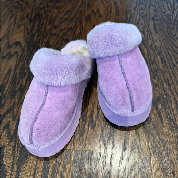 Disquette UGG slippers size 8 lilac
Good pre-owned condition - Picture 4 of 6